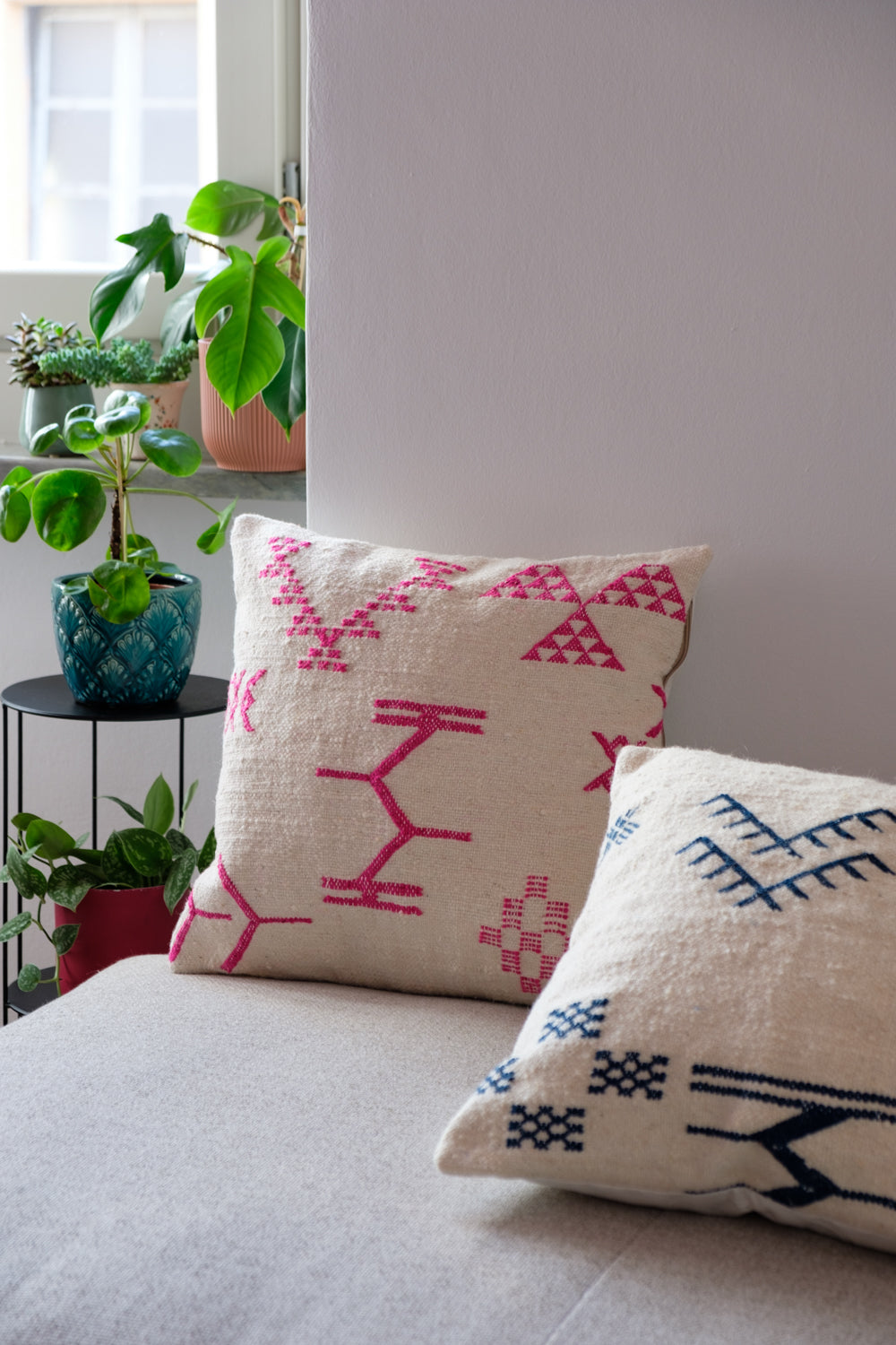 Hand-woven cushion IMLIL