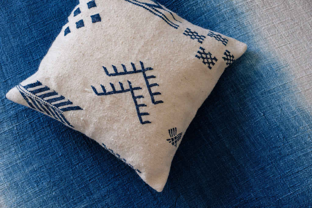 Hand-woven cushion OURIKA 
