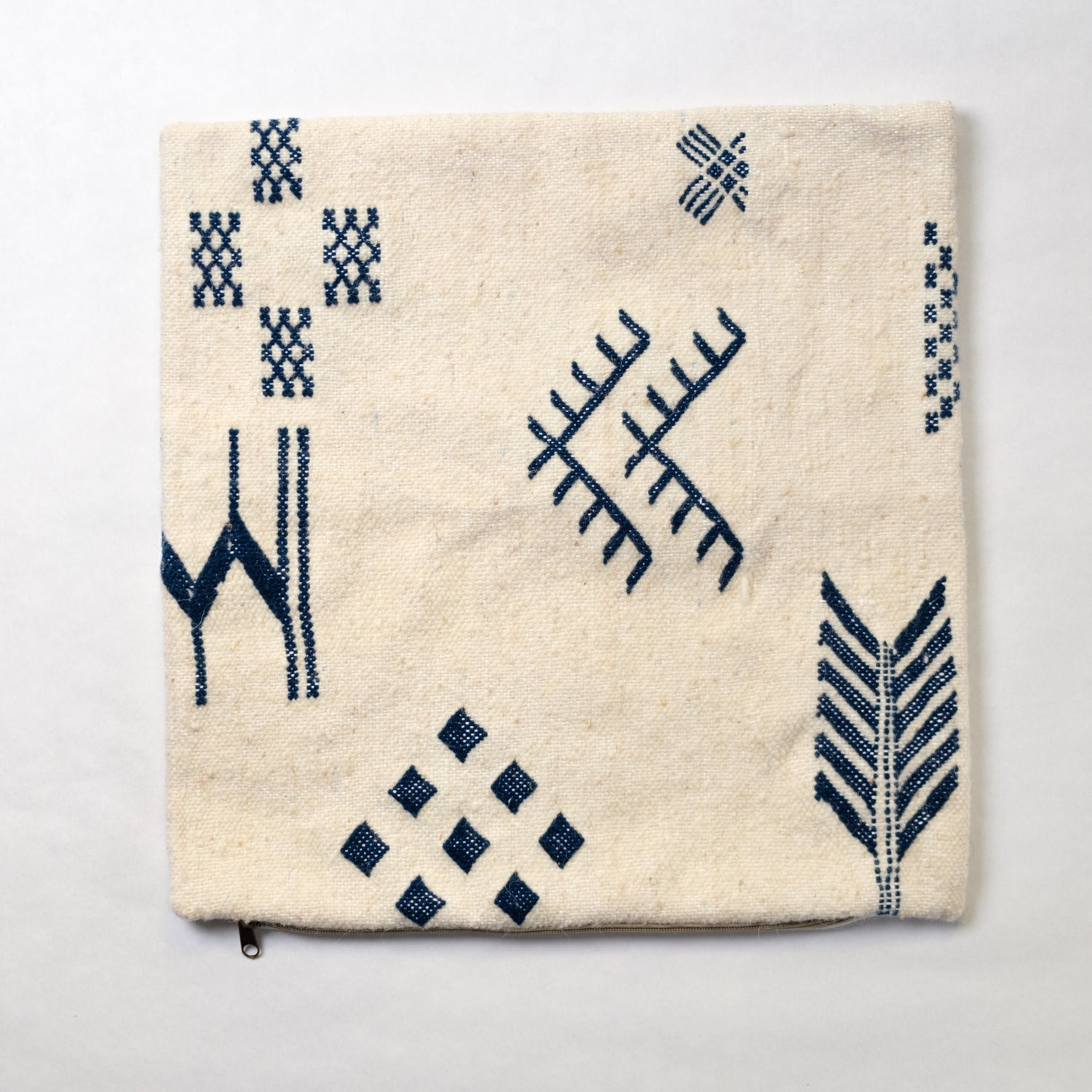 Hand-woven cushion OURIKA 