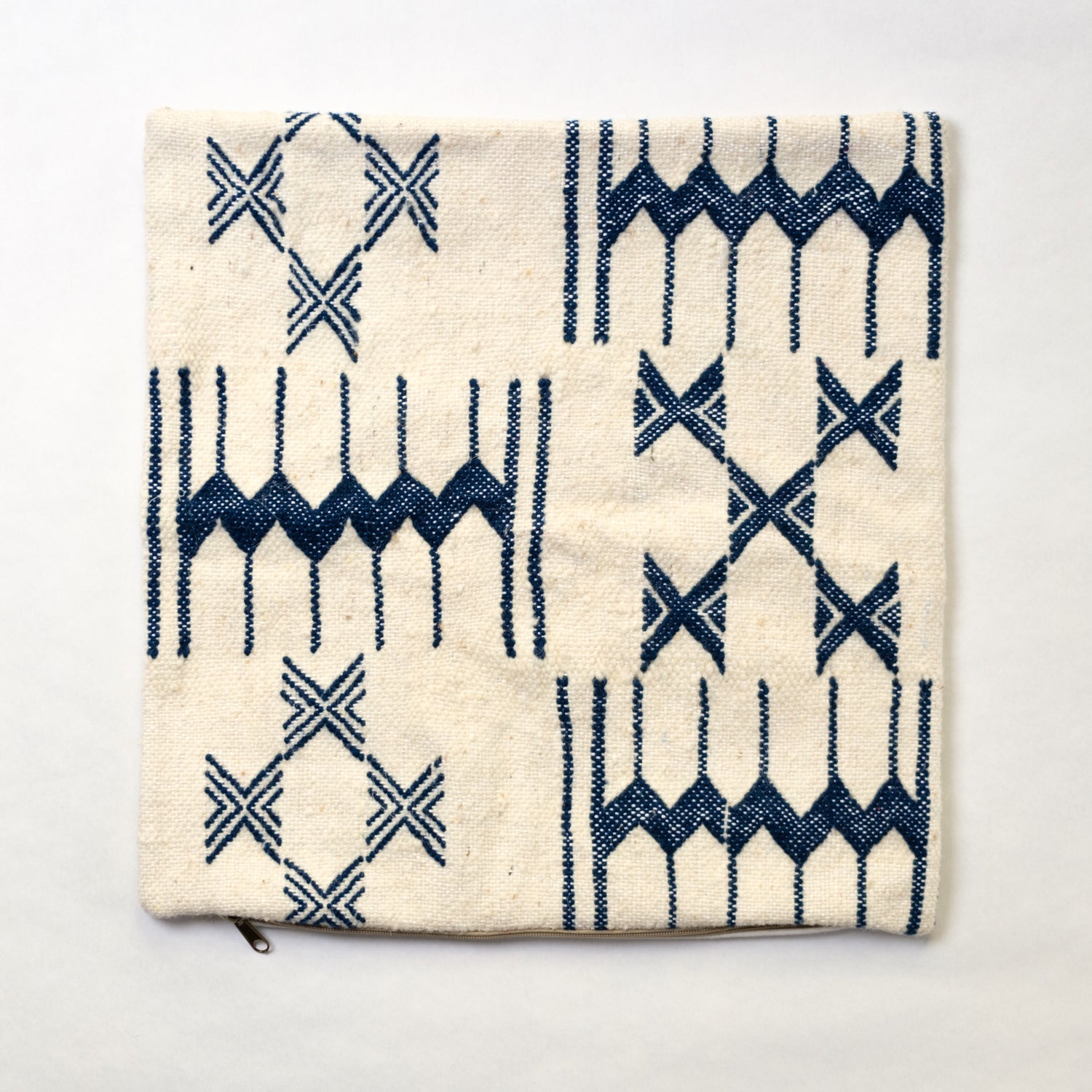 Hand-woven cushion OURIKA 
