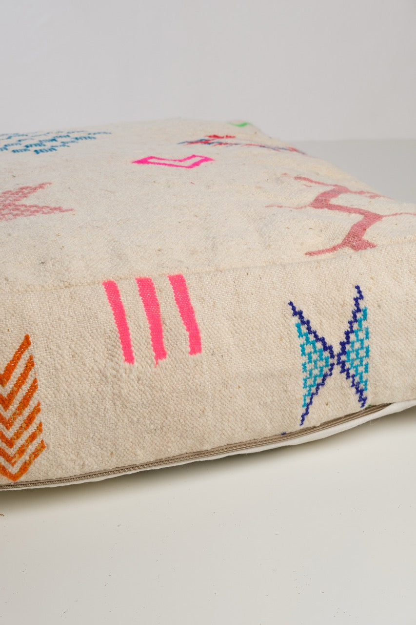 Hand-woven pouf BYED