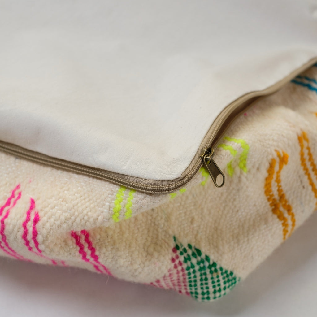 Hand-woven pouf BYED