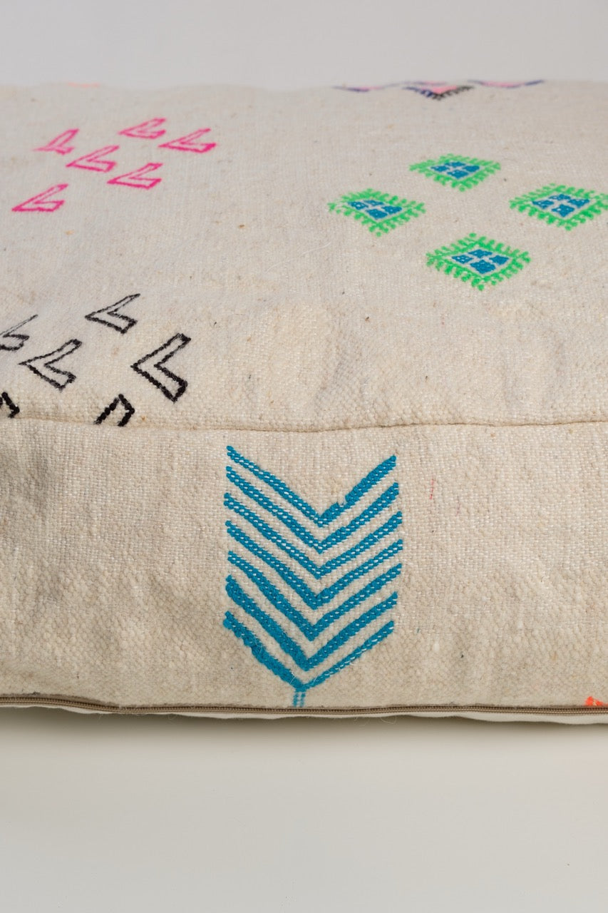 Hand-woven pouf ZREQ